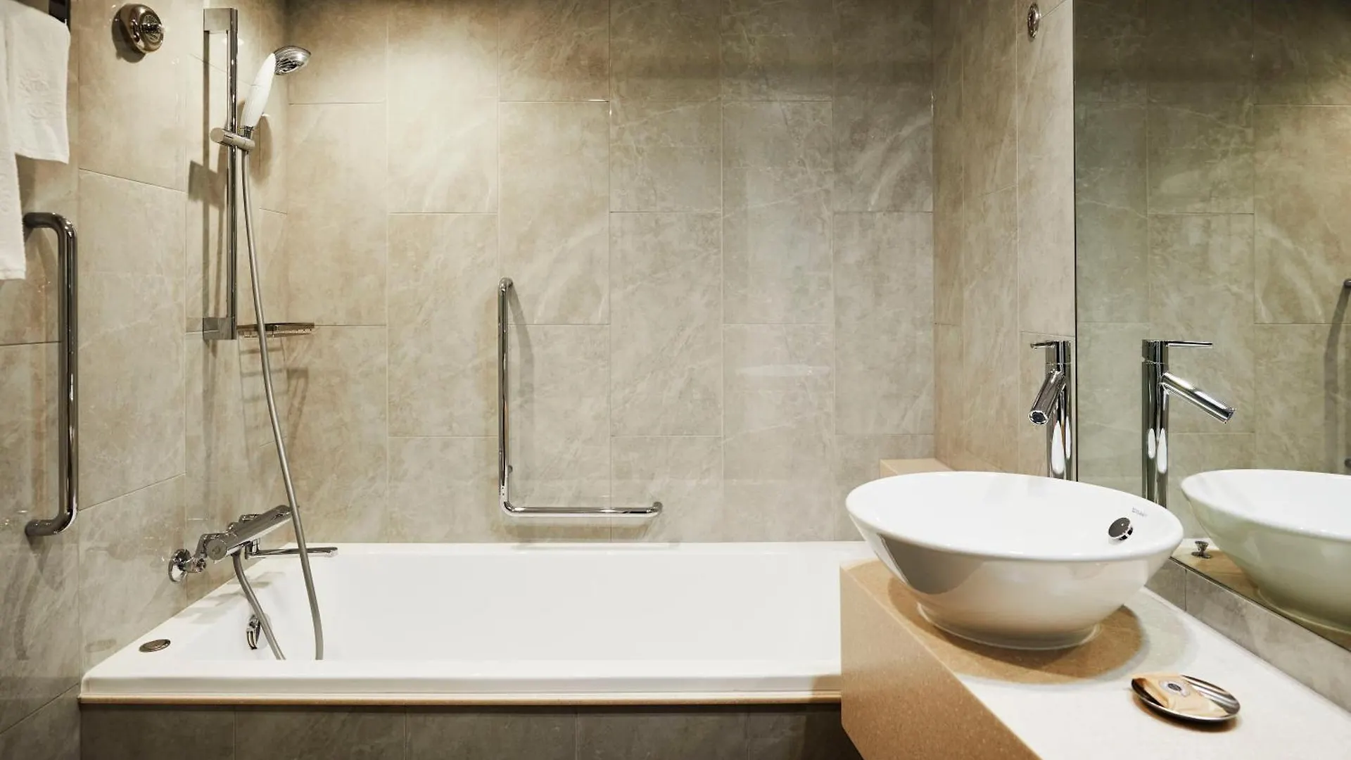 Keio Plaza Hotel Tokyo 5*,